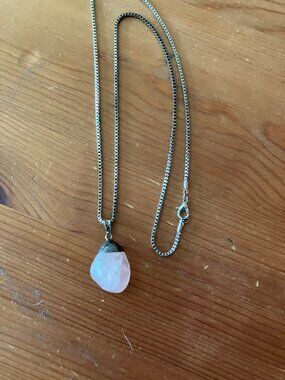 Vintage a rose quartz teardrop pendant necklace with chain